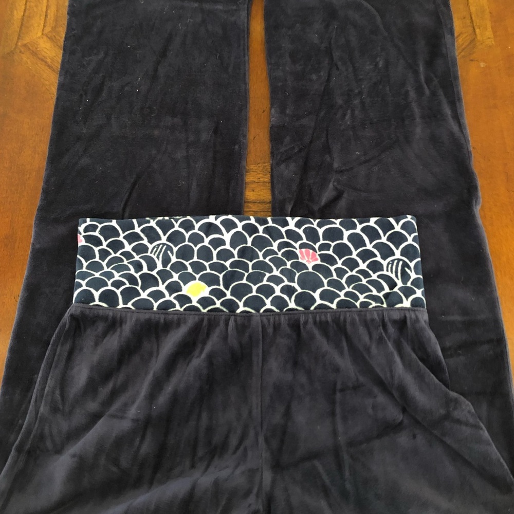 Lilly Pulitzer Girls navy velour yoga pants  (14)